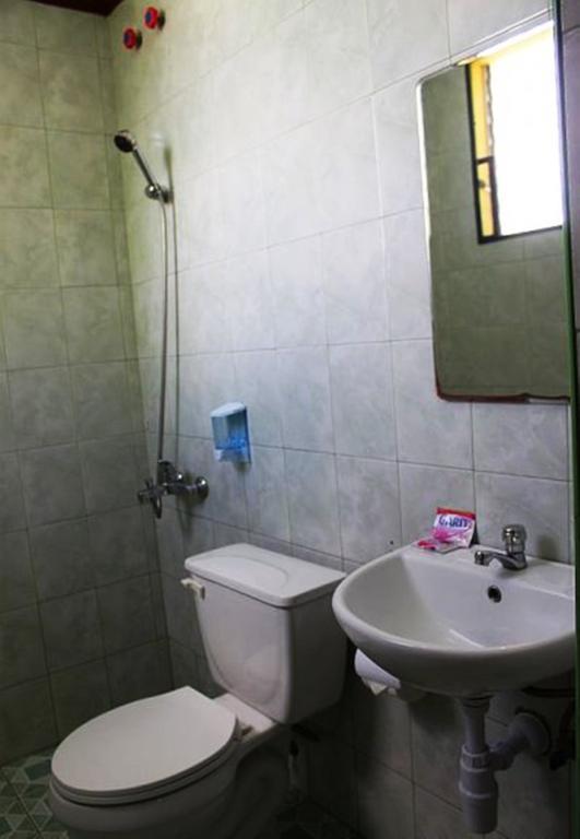 Cherrys @ Home Too Inland Resort Panglao Room photo